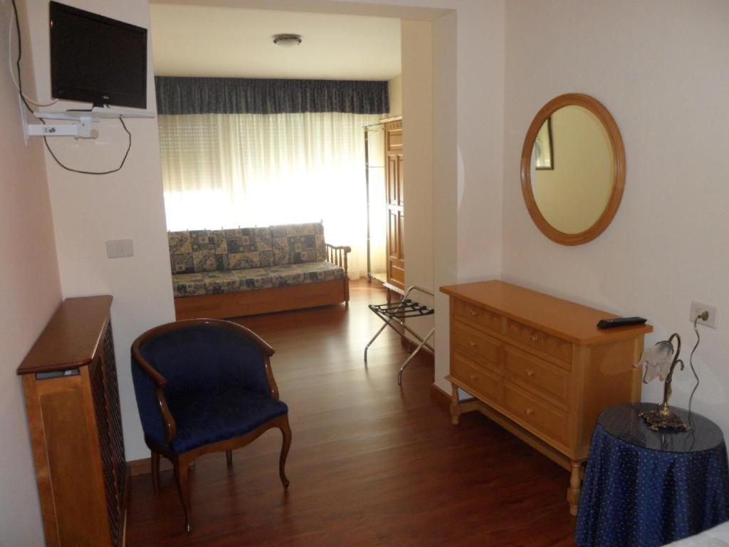 Hotel Avenida Baiona Sabaris Екстер'єр фото