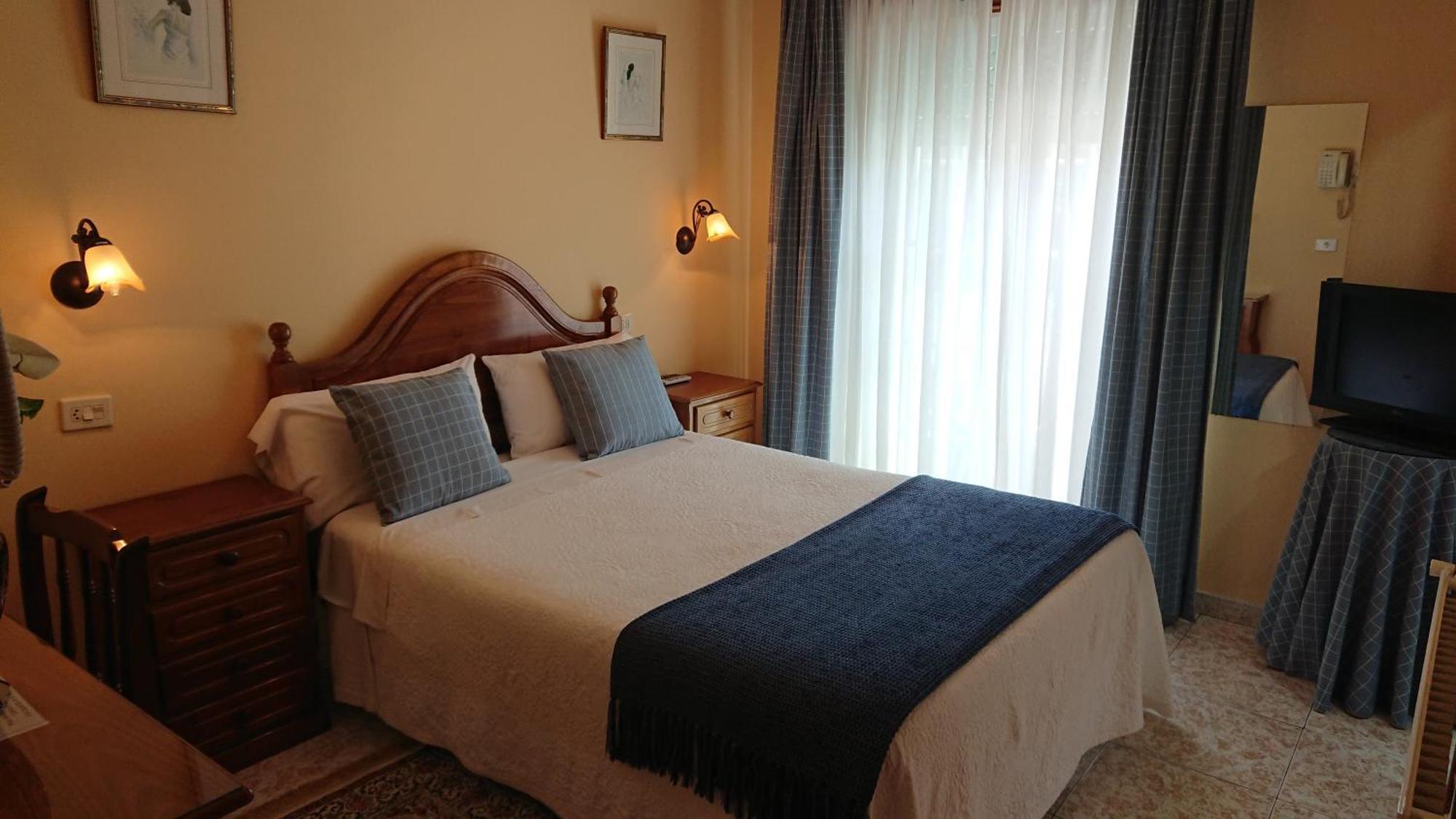 Hotel Avenida Baiona Sabaris Екстер'єр фото