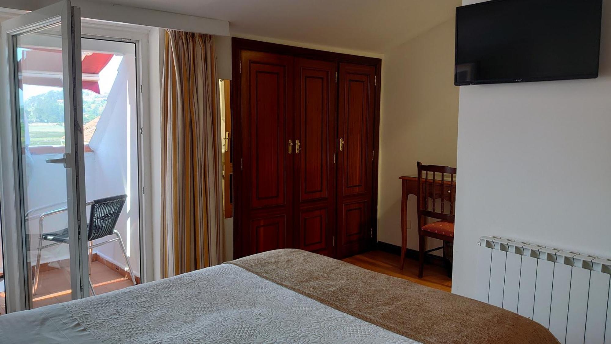 Hotel Avenida Baiona Sabaris Екстер'єр фото