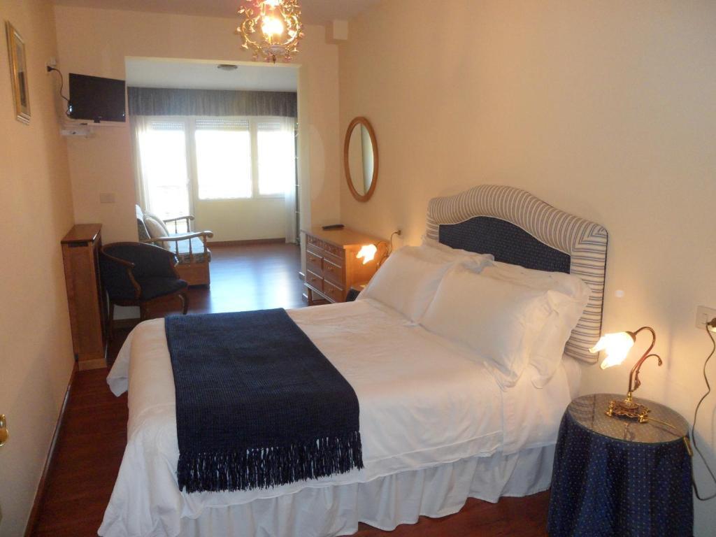Hotel Avenida Baiona Sabaris Екстер'єр фото