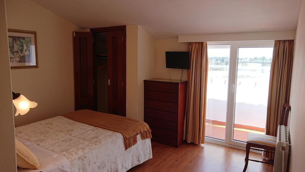 Hotel Avenida Baiona Sabaris Екстер'єр фото